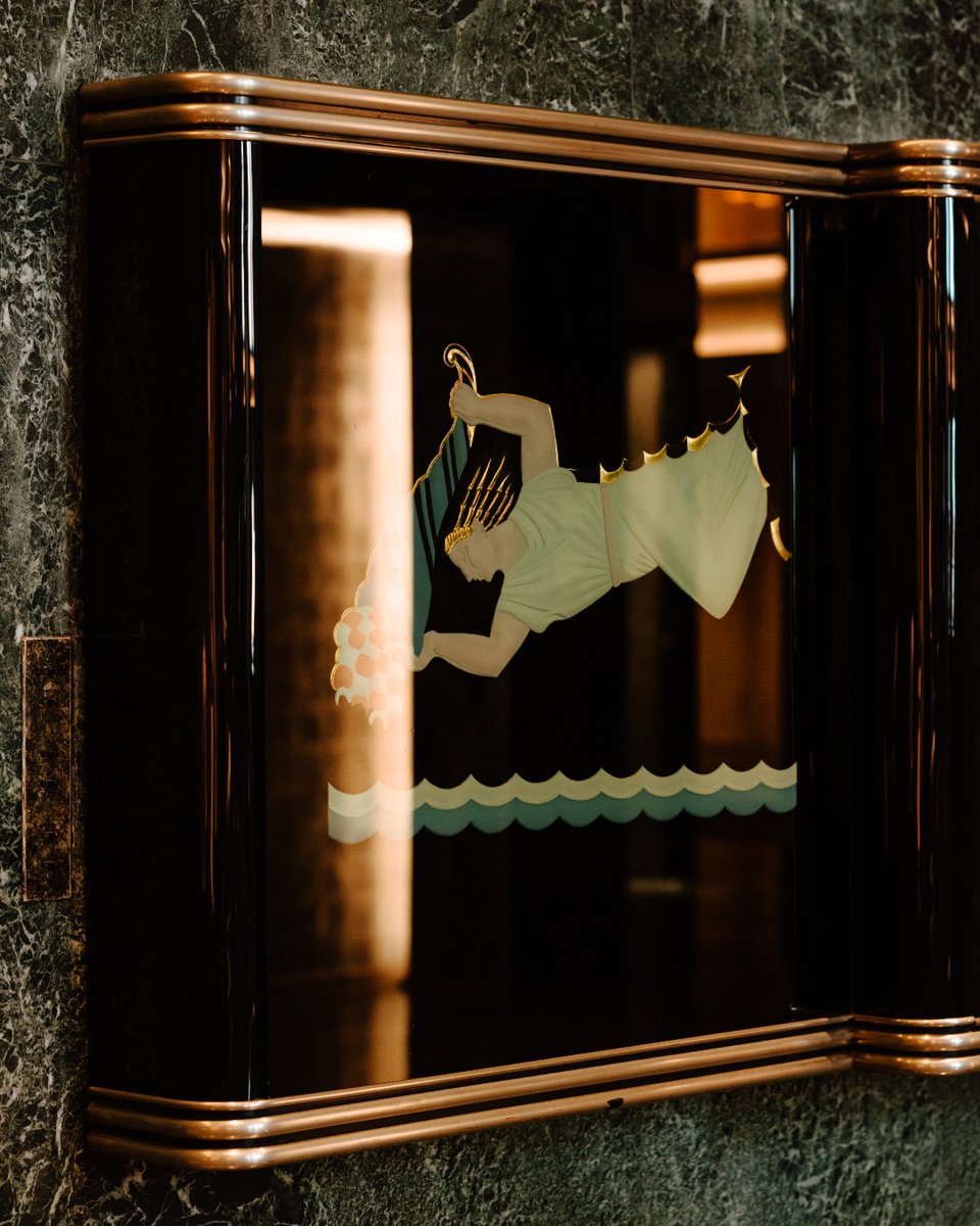 rockcenternyc's tweet image. 100 years of Art Deco—with Rockefeller Center as its most stunning showcase.. ✨
Brass doors, sculpted limestone, celestial ceilings—every detail tells a story.
This summer, we’re spotlighting the bold geometry and quiet glamour that define the era.