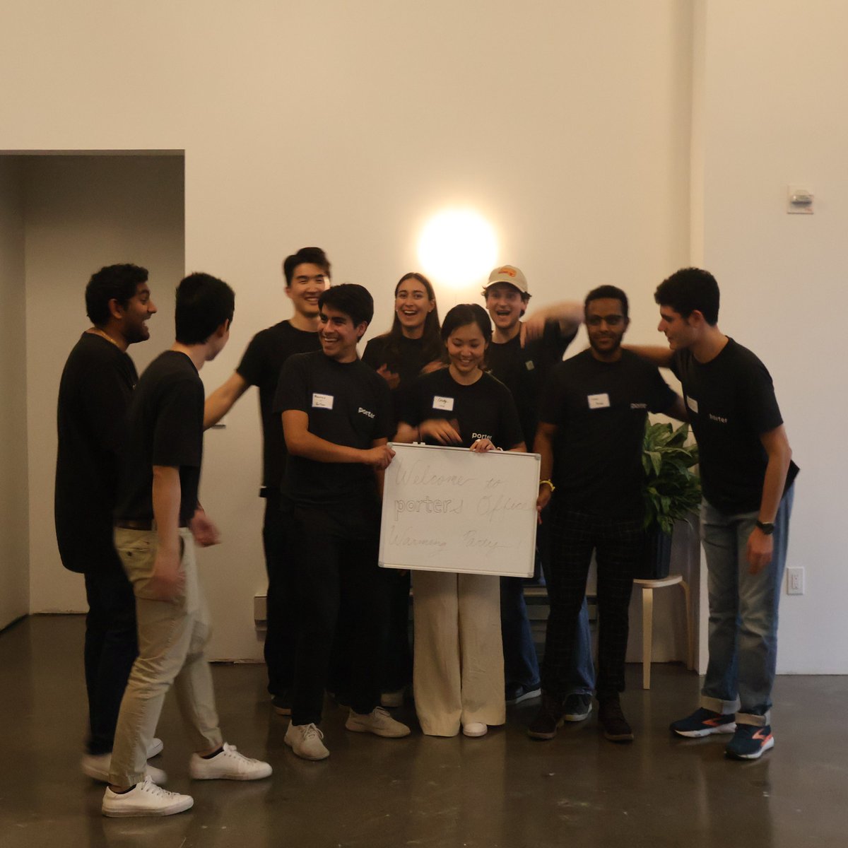 rheejust's tweet image. Why is Porter, an NYC-based company, sponsoring 30 runners for the SF Marathon?
Because SF is the heart of tech, and we're all in. We opened an office, fly in monthly, and are hiring for GTM roles. Being present matters. The Waymos and weather don’t hurt either