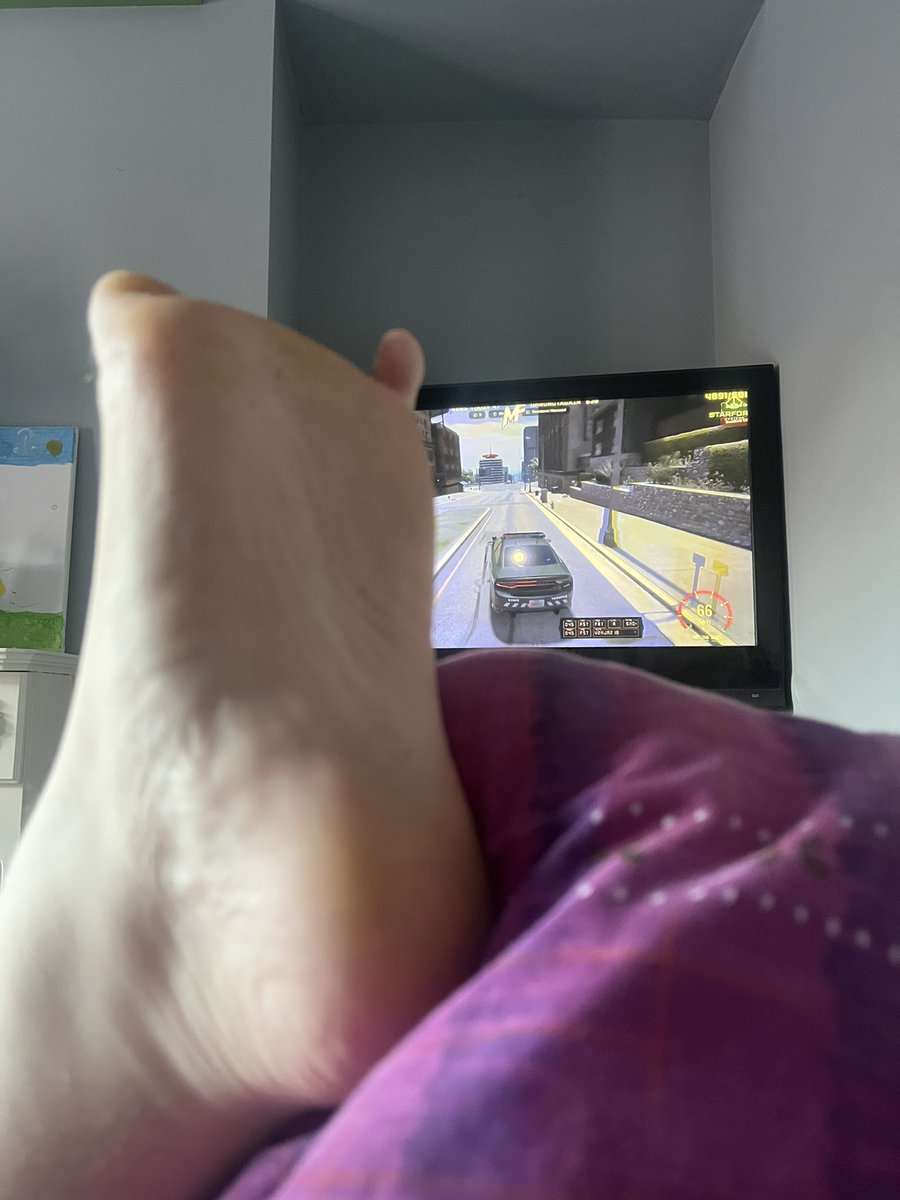 Martinh694's tweet image. Who’s coming to lick this clean while I game