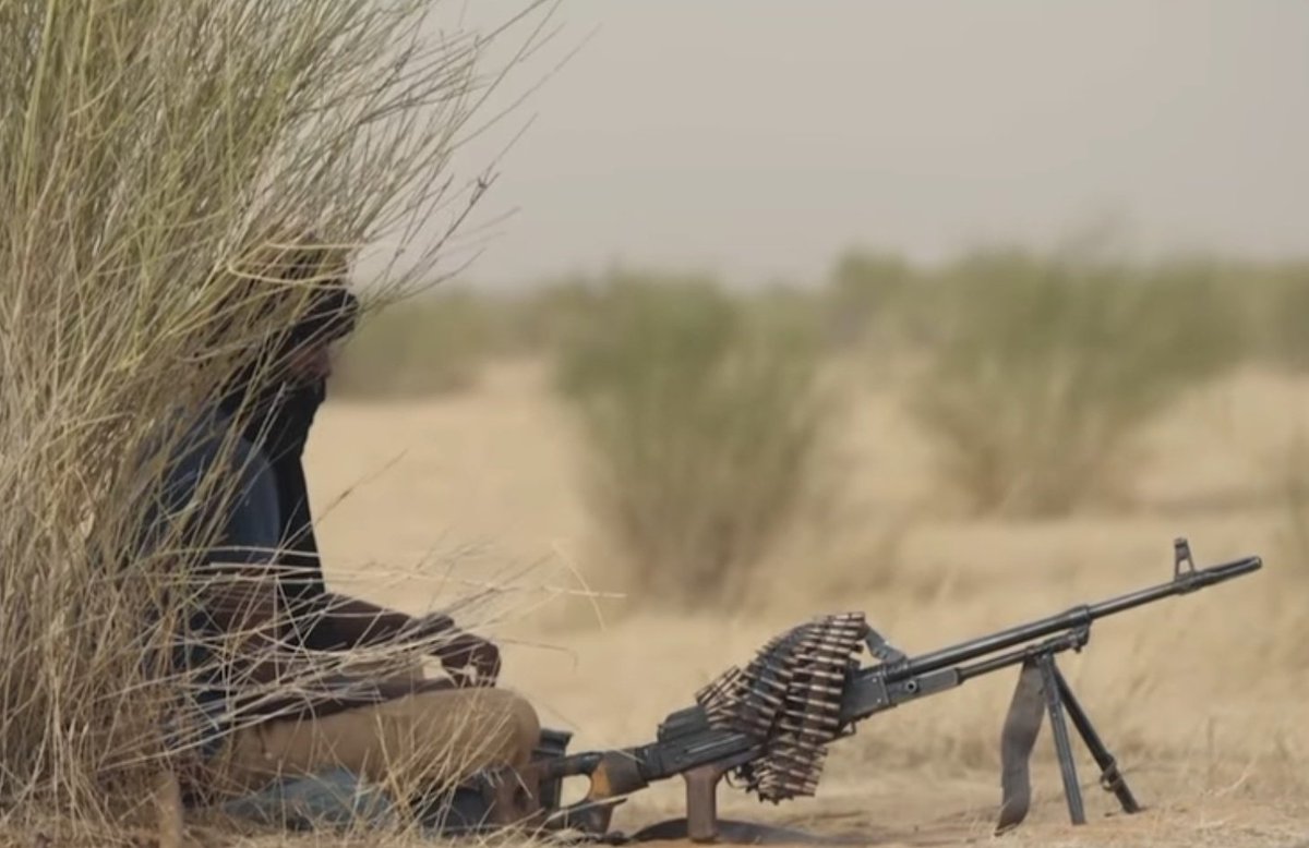 Quand l'ennemi vous craint, il n'est pas nécessaire d'avoir beaucoup de munitions... la terreur seule suffit à le faire tomber.
#Azawad_free
#FLA
#VIVE_AZAWAD