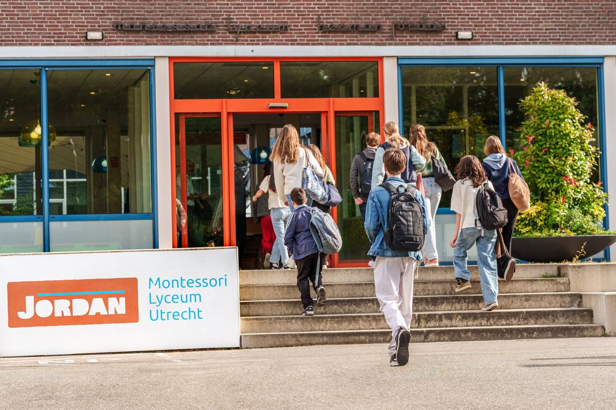 In oktober bestaat het Jordan MLU 80 jaar. Deze school , vroeger bekend onder de naam ‘het Herman Jordan’, viert dit lustrum met een aantal feestelijke activiteiten, waaronder een reünie voor oud-leerlingen en oud-medewerkers op zaterdag 4 oktober.
Zie zeistermagazine.nl/jordan80jaar