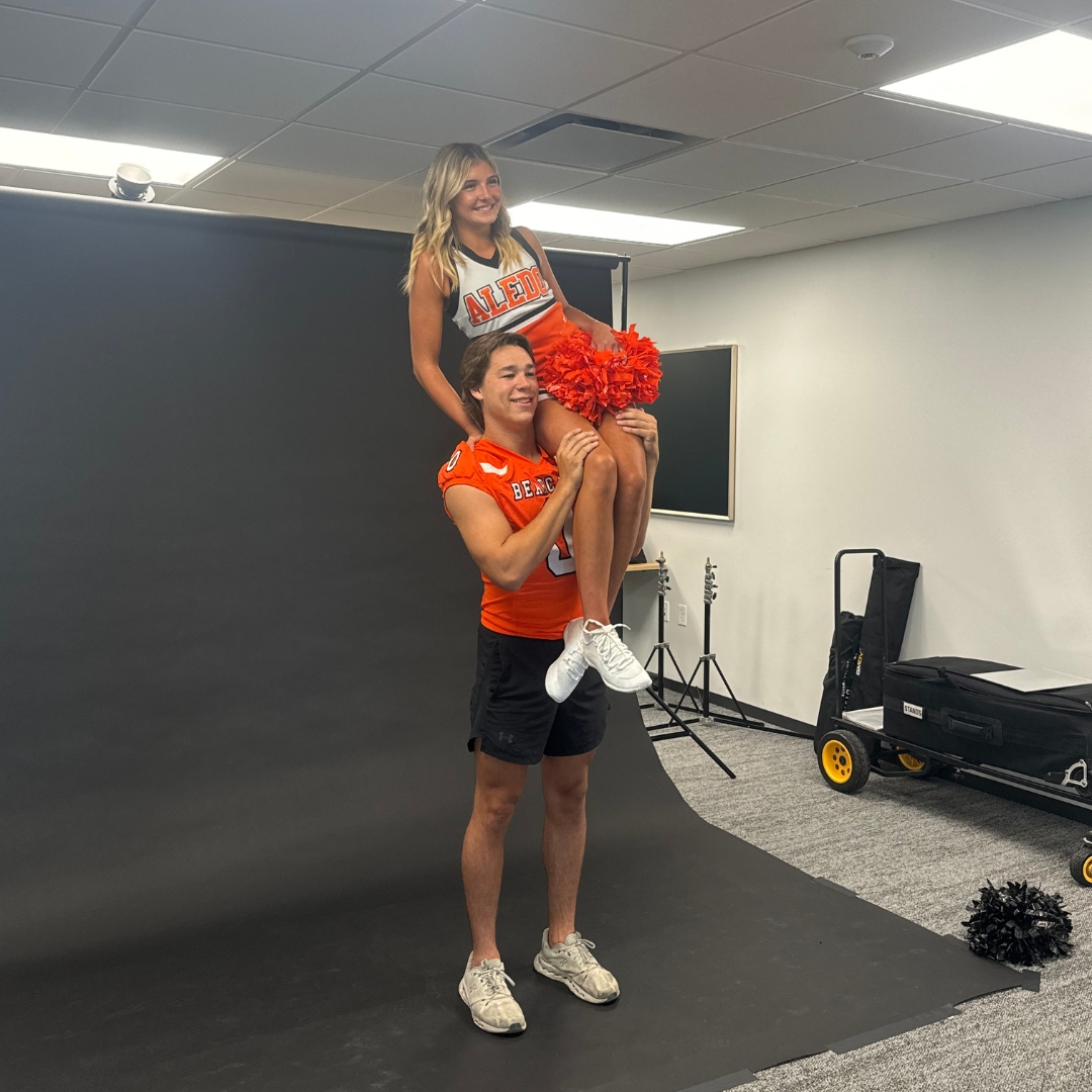 VersusTexas's tweet image. We had a great time shooting these amazing young men and women for the Aledo Football Program. Thank you to all who helped pull this together! Go Bearcats!