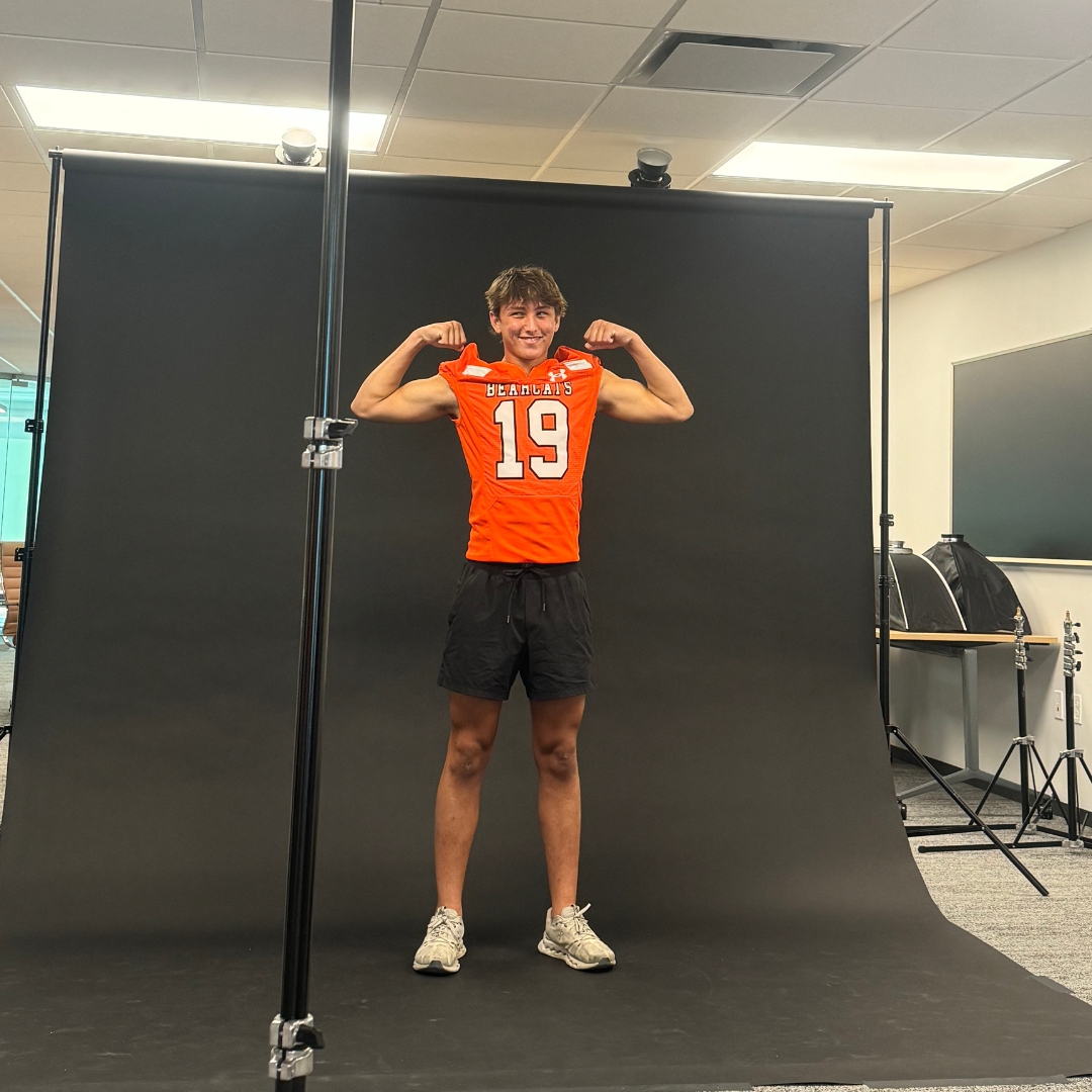 VersusTexas's tweet image. We had a great time shooting these amazing young men and women for the Aledo Football Program. Thank you to all who helped pull this together! Go Bearcats!