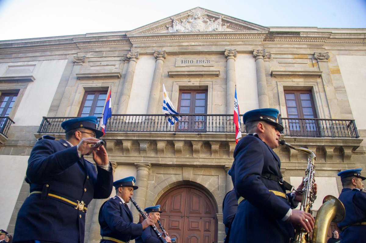 pachasanchez's tweet image. A 195 años de la Jura de nuestra primera Constitución, reafirmamos el compromiso de seguir avanzando en libertades y derechos, en pos de la construcción de la pública felicidad.