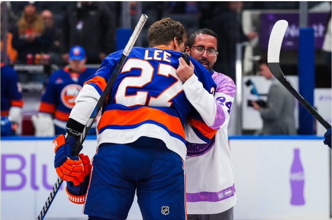 Anders Lee (@leeberr09) on Twitter photo <a href="/NYIslanders/">New York Islanders</a> fans, Bobby is one of our own. Please donate if you can and we can <a href="/jamkancer/">JamKancerInTheKan</a>
gofundme.com/f/support-bobb… <a href="/NYIslanders/">New York Islanders</a> fans, Bobby is one of our own. Please donate if you can and we can <a href="/jamkancer/">JamKancerInTheKan</a>
gofundme.com/f/support-bobb…
