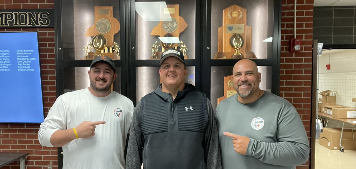 CoachBMeredith's tweet image. Huge day for the boys! Legend in the making @CoachHaddix11 joins the pod! We appreciate you letting us nerd out about your facilities and taking time to chat @BCRebelFootball. @cleats2whistle