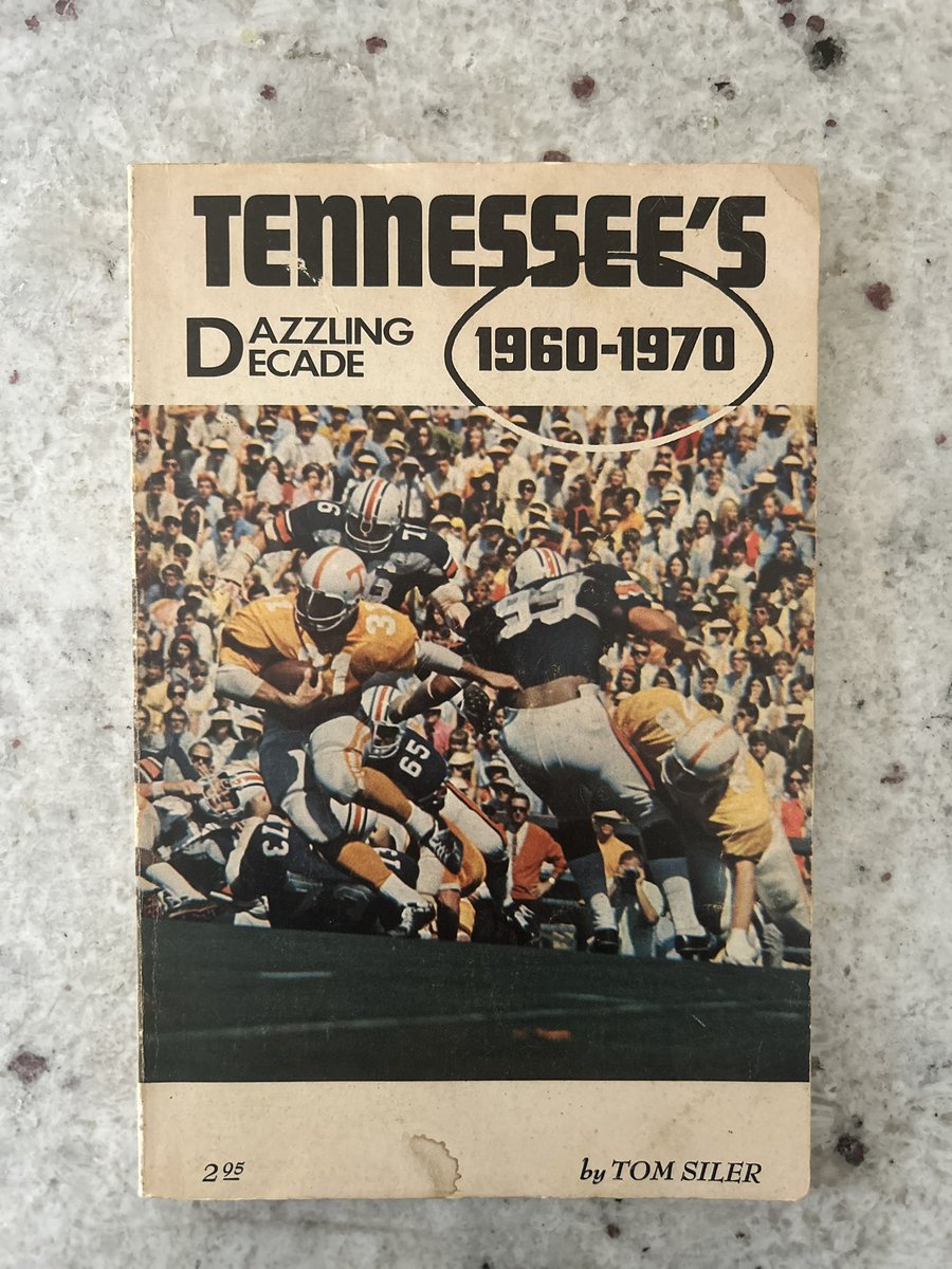 ByNoahTaylor's tweet image. Excited to finally get my hands on this.
Written by former Knoxville News-Sentinel sports editor (and Jellico Blue Devil) Tom Siler!
