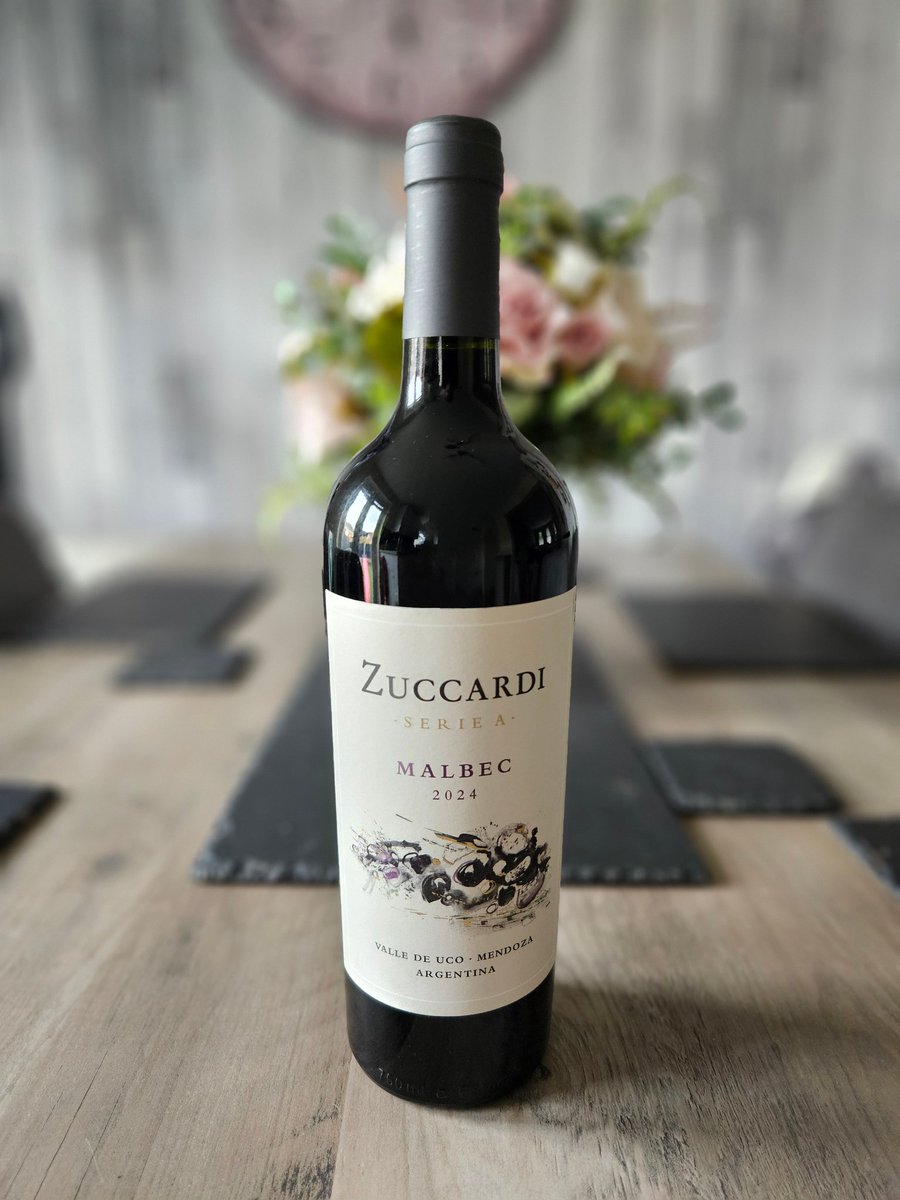 Adam Dawson (@addaws) on Twitter photo Didn't think designing a piss-take logo would end with a professional footballer turning up at my front door with a bottle of red... but here we are 🍷😂
Some bloke, <a href="/JoeSbarra1/">Joe Sbarra</a> ❤️🤍 Didn't think designing a piss-take logo would end with a professional footballer turning up at my front door with a bottle of red... but here we are 🍷😂
Some bloke, <a href="/JoeSbarra1/">Joe Sbarra</a> ❤️🤍