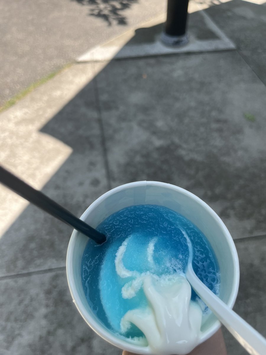 cockIuver's tweet image. We stopping for every ice cream truck this summer #IceCreamSummer