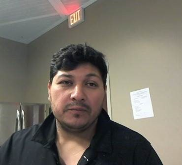 ERONewOrleans's tweet image. 馃毃ICE New Orleans arrested Fabian Constantion of Mexico. His criminal history includes:
馃挜Lewd and Lascivious Acts with a Minor
馃挜Domestic Violence
馃摙No second chances for those who prey on minors. Bye-bye. 馃憢