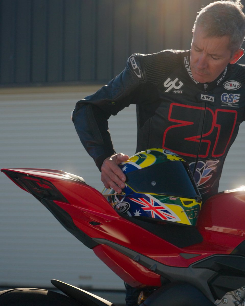 DucatiMotor's tweet image. Global Ducati hero, Troy Bayliss, tries the new Panigale V4 S for the first time. See his first impressions here - youtu.be/O6ijH4Syj04
