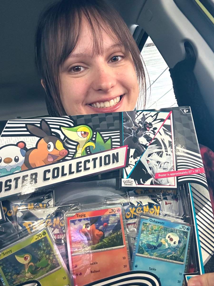 Spoopymel's tweet image. Happy Black Bolt & White Flare day!!!!!
No etbs for me today. Eventually I will get them. But for today I got this🖤🤍 will open later today!