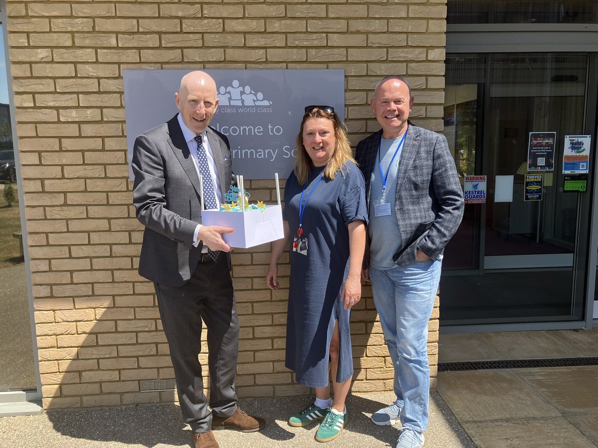 🎉 10 Years of Castle Hill Primary – Rooksdown Campus! 🎉 

10 years ago, Castle Hill Primary Rooksdown was just a vision I fought hard to bring to life. 

Today we celebrated with the amazing staff — not in Sept, but now, when the team first moved in and began the long summer of