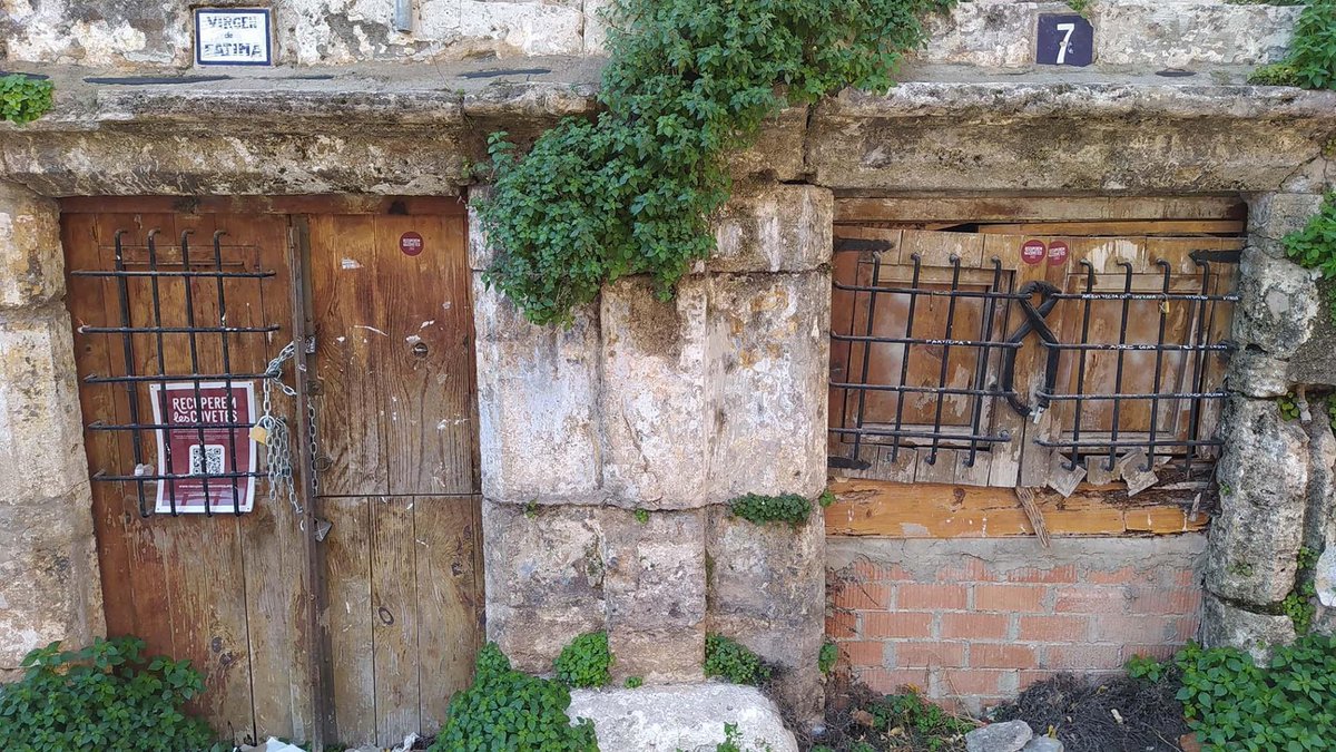 AjuntamentVLC's tweet image. 🔶Avancem en la rehabilitació i posada en valor de les Covetes de Sant Joan del #Mercat, #BRL.

La #JGL ha aprovat:
✅Estimar 11 al·legacions dels propietaris i desestimar una.
✅Declarar la necessitat d'ocupació i expropiació de quatre locals.

🔗lc.cx/qJ0TfJ