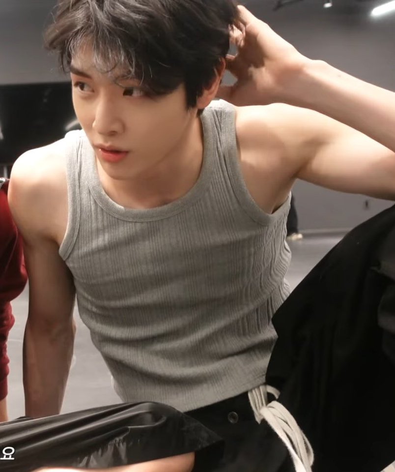 정성찬 몸 tweet media