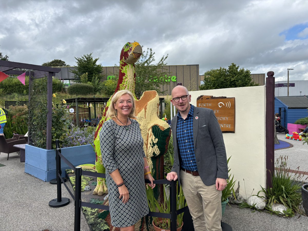 BrianLeishmanMP's tweet image. What a great turnout at this year’s summer garden party at @FVSensoryCentre
CEO Jacquie explained how many of my constituents are living with sensory loss and it was brilliant to hear about the vital support on offer.
And also good to meet Iguanadon the dinosaur.