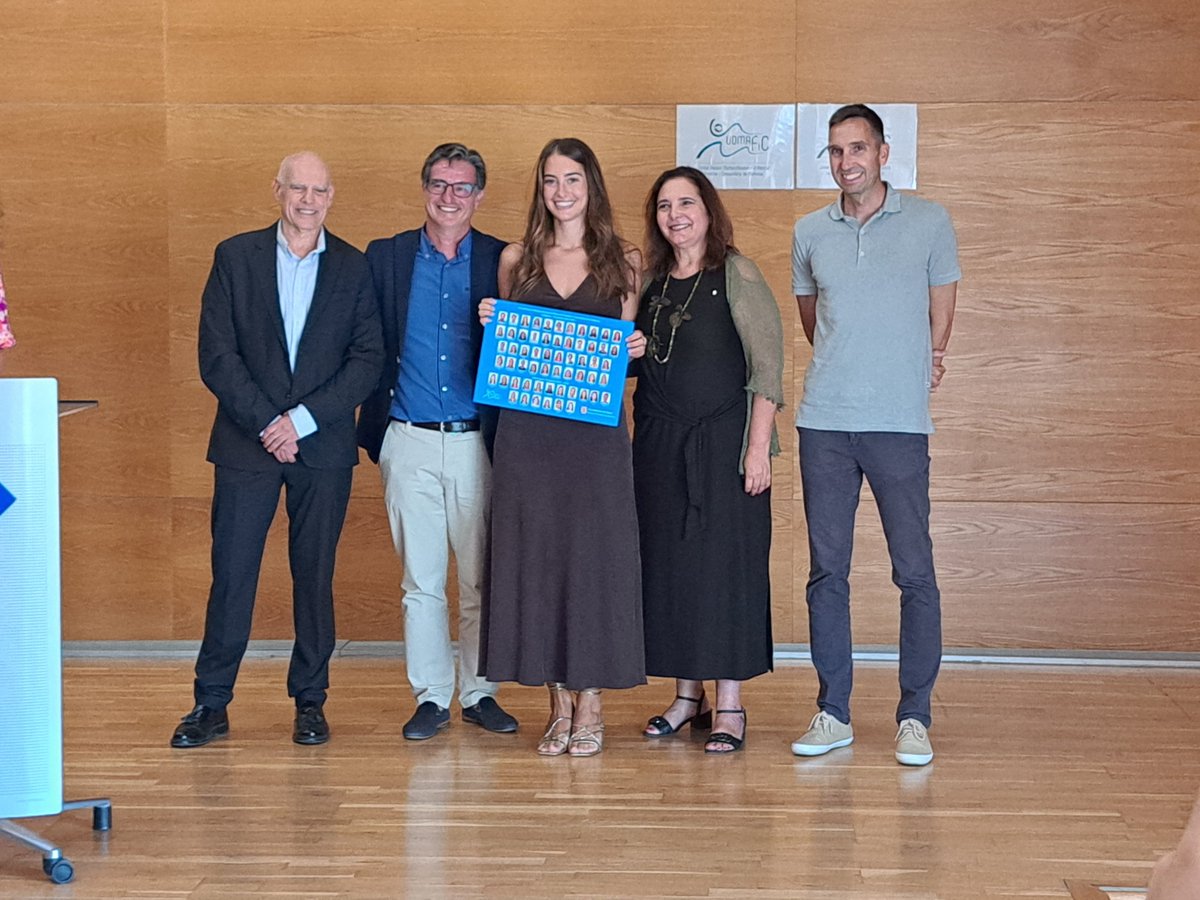 SalutGOIB's tweet image. La consellera de Salut, @manuelaG_Romero, ha participat a l’acte de graduació dels 43 residents de medicina familiar i comunitària que han completat la formació a Mallorca
👉Més del 72% d’aquests residents han decidit formar part de l'@ibsalut
🔗tn.caib.es/28gqSXR9AnXB