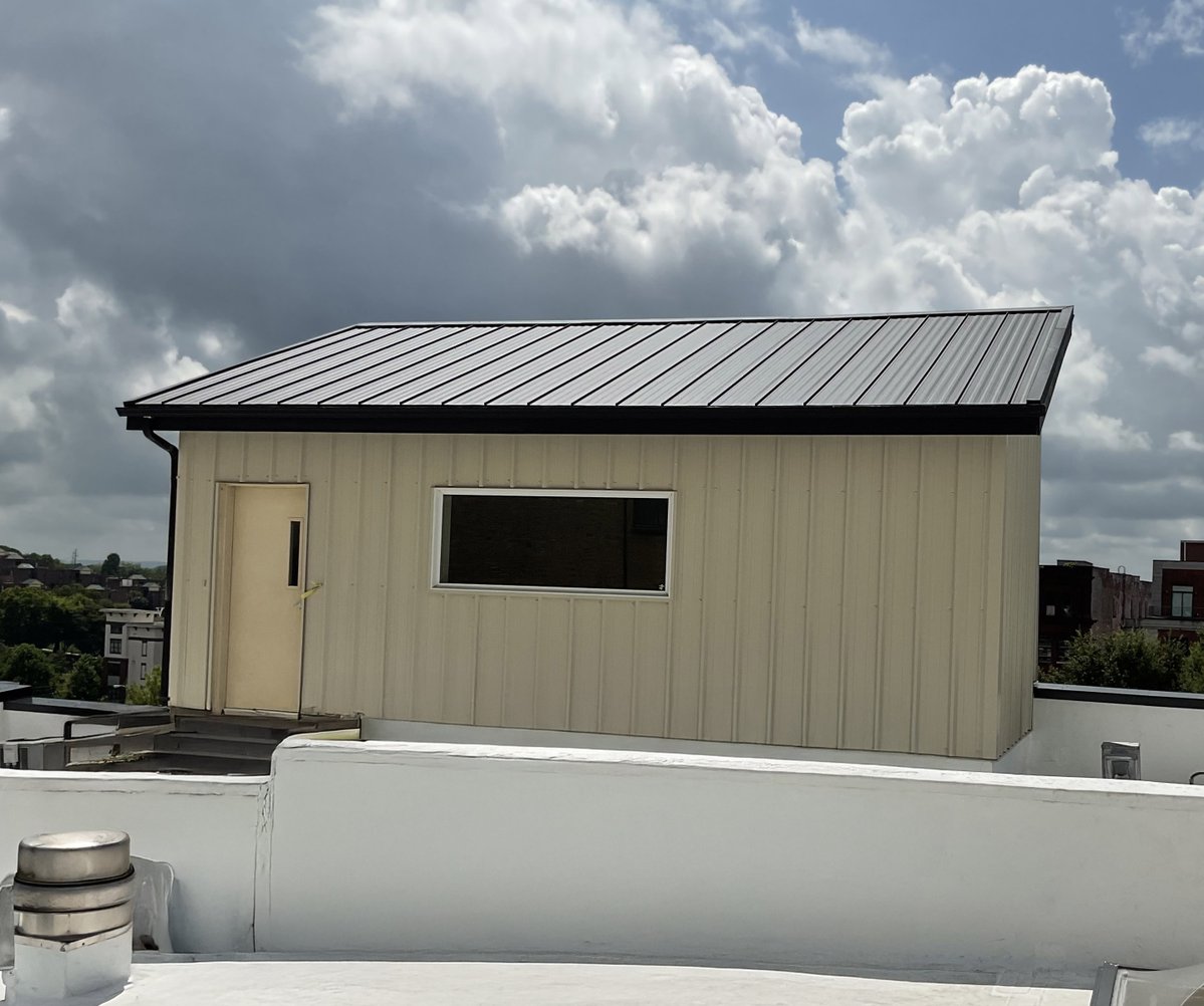 truemetalsupply's tweet image. Stunning project featuring Textured Black, DuraLock 100 Standing Seam metal roofing & Stone PRB-Panel metal siding. 🔥😎 Ready to get your lifetime metal roofing or siding? 👉 truemetalsupply.com
🔹 Excellent install completed by Cover Pro Roofing
🔹 WeatherXL® Coil Coating…