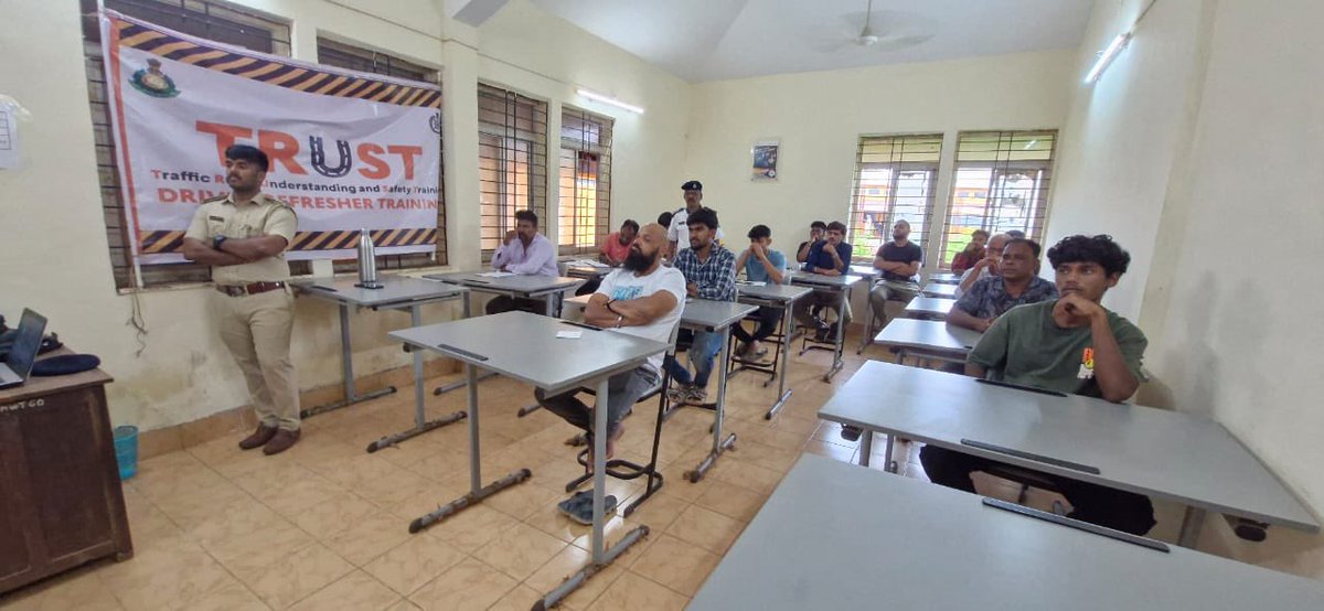🚦PROJECT TRUST🚦 Goa Traffic Police &amp; RTO in collaboration conducted Drivers Refresher Training of Traffic violators at ITI Vasco # Road Safety First # Saves Lives