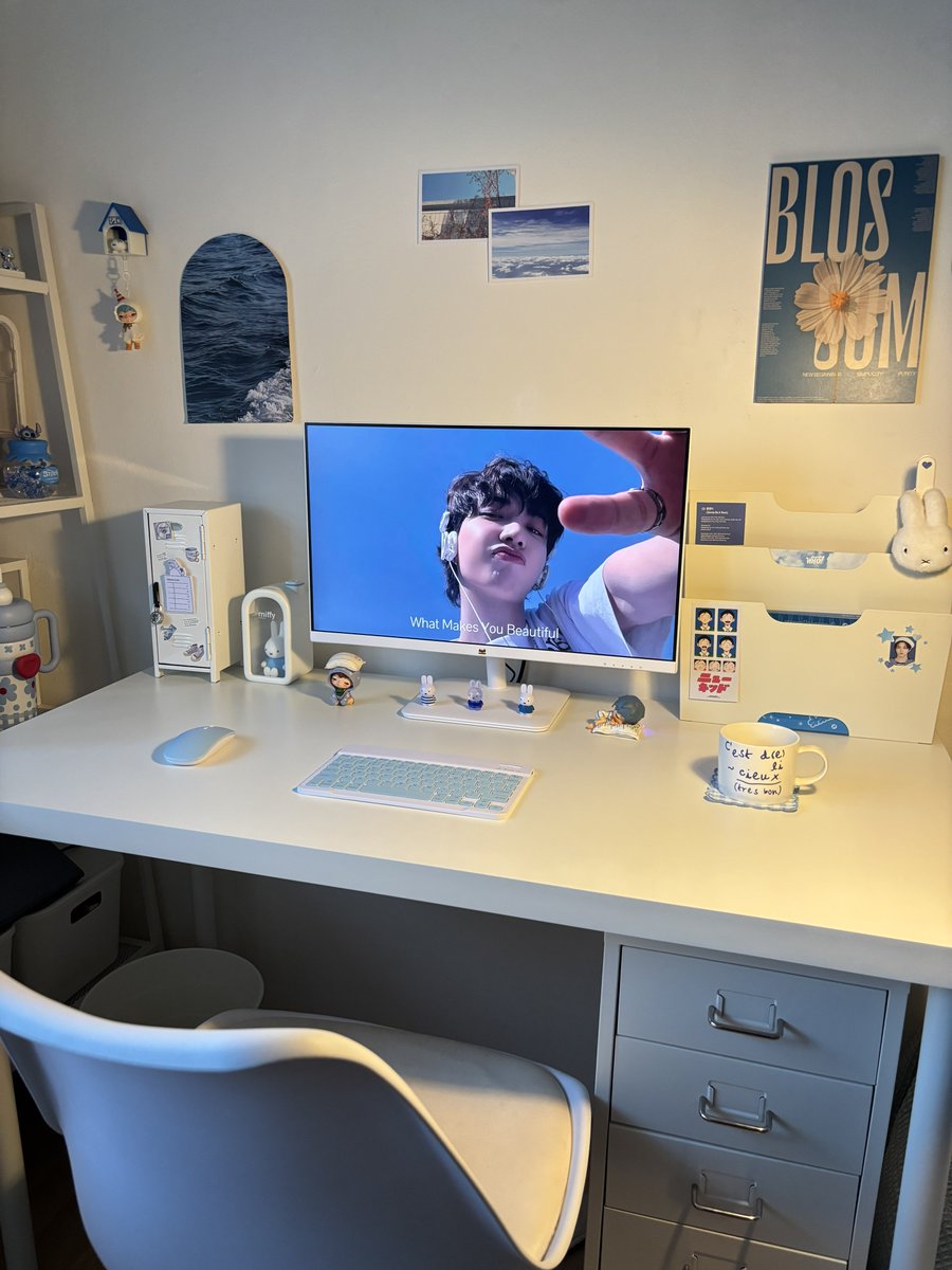 nooosshi's tweet image. it's been a long time since last desk update 🥺
