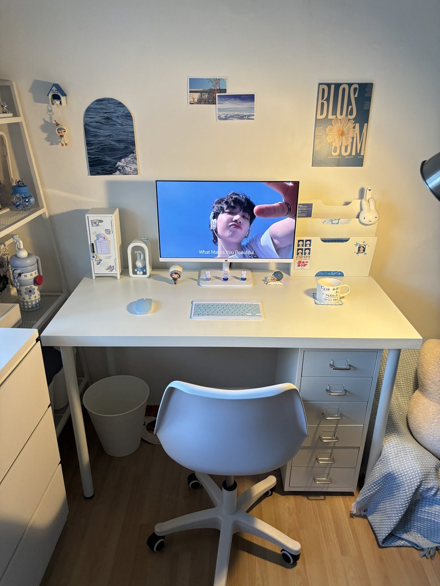 nooosshi's tweet image. it's been a long time since last desk update 🥺