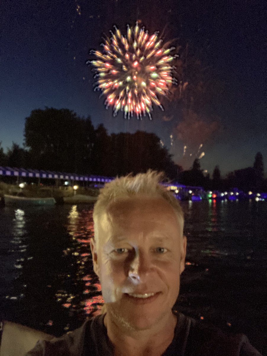 Edan has raided the Jukebox to bring you the Greatest Hits from across the decades live from the Marlow FM 97.5 studio 3-5pm today. Join the fun &amp; text the studio on 07900 975 975 to request your favourite Golden Greats!