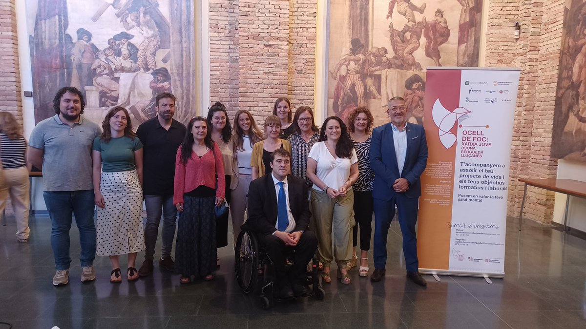 ConsellOsona's tweet image. 🟡Avui hem participat en la presentació de la 2a edició del programa #OcelldeFoc amb el conseller @MiquelSamper i entitats d’Osona, Lluçanès i Berguedà.
Des de @ccosona reafirmem el compromís amb la salut mental juvenil. 🕊️
🔗 shorturl.at/Qwsev