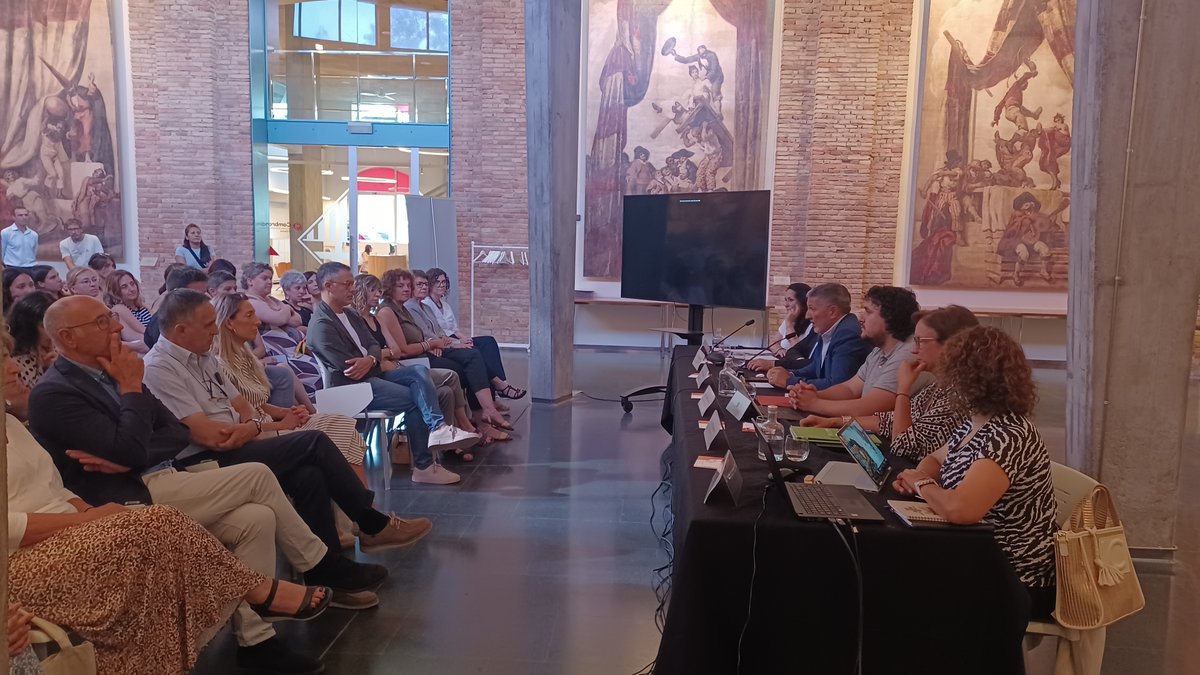 ConsellOsona's tweet image. 🟡Avui hem participat en la presentació de la 2a edició del programa #OcelldeFoc amb el conseller @MiquelSamper i entitats d’Osona, Lluçanès i Berguedà.
Des de @ccosona reafirmem el compromís amb la salut mental juvenil. 🕊️
🔗 shorturl.at/Qwsev