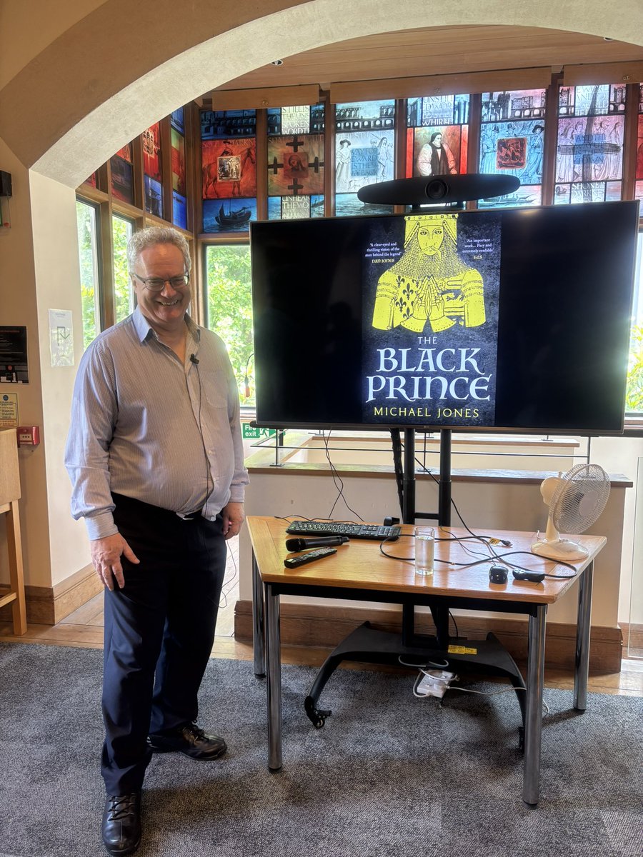 NicolaTallis's tweet image. We began this morning with a great turnout for Dr Michael Jones and the Black Prince - fascinating insights & insightful questions @Southwarkcathed @FellowsAuctions