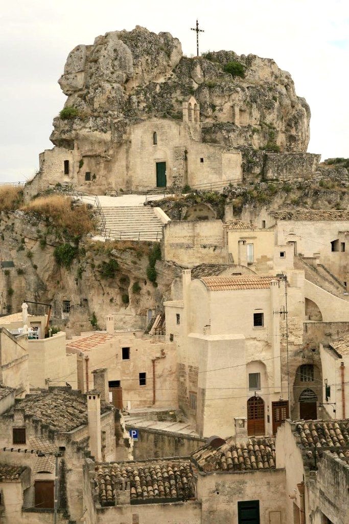 MelGibsonQ__'s tweet image. If you get the chance tonight, sit down and rewatch The Passion of the Christ. Look closely… many scenes were shot in the hauntingly beautiful city of Matera, Italy 🇮🇹
It wasn’t just a location it was part of the soul of the film.