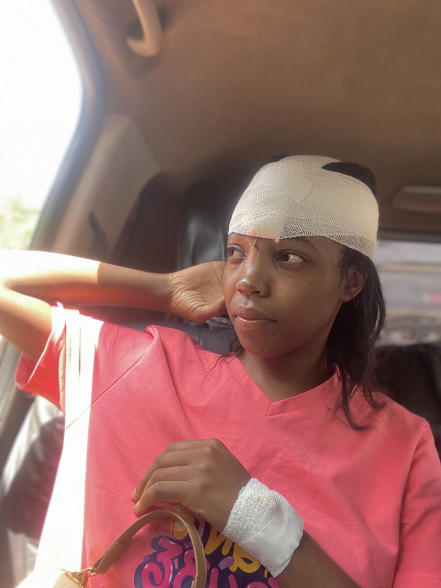 MaamaUganda02's tweet image. Life is expensive, and every day you wake up alive, thank God for life. I survived death👐