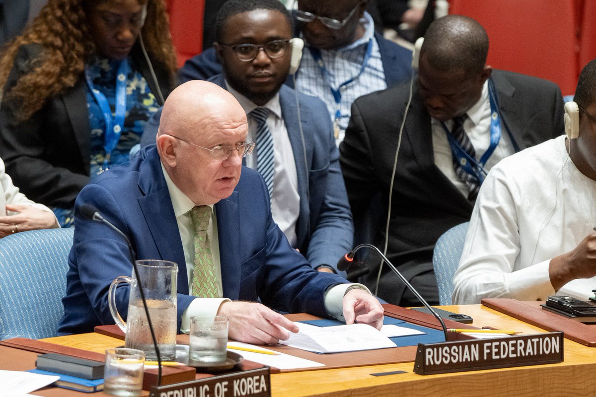 RussiaUN's tweet image. #Nebenzia: It imperative to ensure the safety of Russian nationals and facilities in #Syria, and we demand that the Syrian authorities undertake appropriate measures in this regard❗️
is.gd/9igbxz