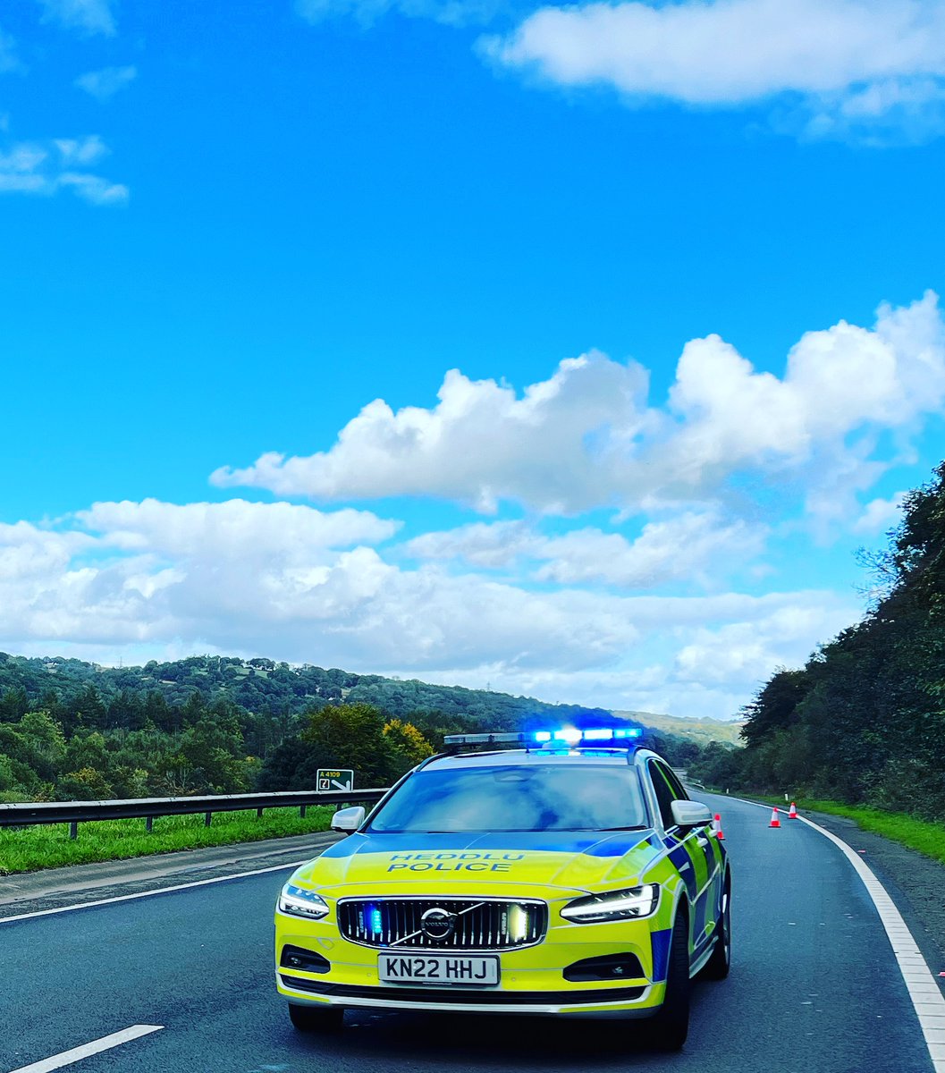 Wyddoch chi y gallwch ein dilyn ar Bluesky a sianeli WhatsApp? 📱

Rydym wedi ymuno â'r platfformau i'ch diweddaru yn ystod digwyddiadau difrifol neu fawr – gallwch ein dilyn drwy'r dolenni isod:

Bluesky 👉 bsky.app/profile/heddlu…
WhatsApp 👉 whatsapp.com/channel/0029Vb…