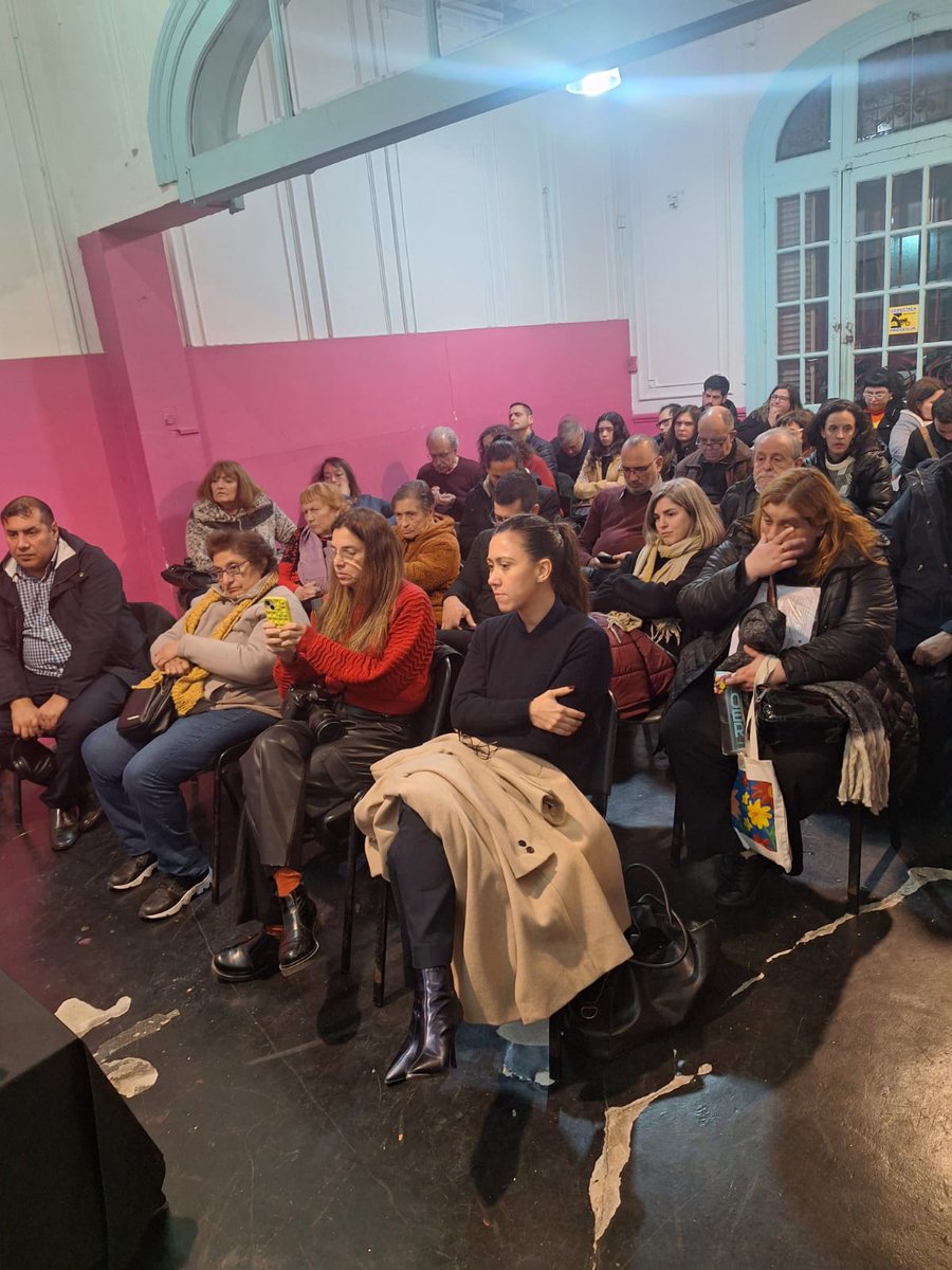 PRESENTACIÓN DE "LA CIUDAD POSIBLE" en <a href="/CentroComunarte/">Comunarte</a> 
junto a la Legisladora <a href="/NeiraClaudia/">Claudia Neira</a> y la Comunera <a href="/Marucomuna5/">Maru Acuña</a> Acuña. Un libro del <a href="/CEDEAM_FCE_UBA/">CEDEAM</a> (Centro de Estudios de Desarrollo Económico) editado por <a href="/PtoEncuentroEdi/">Punto de Encuentro Editorial & Librería Virtual</a> 
Buen debate sobre economía y política en CABA.