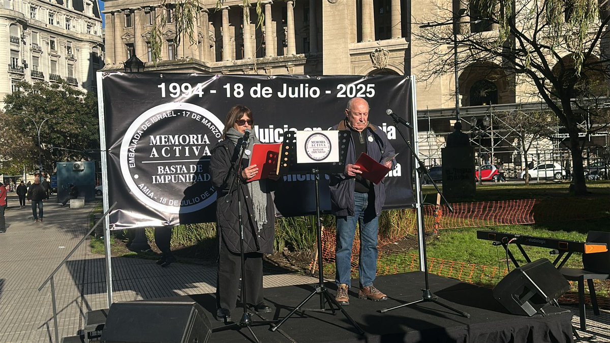 MemoriaActiva's tweet image. 85 víctimas fatales del Atentado a la AMIA. Leemos sus nombres. Presentes.