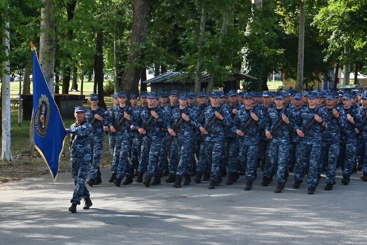 ivananusic12's tweet image. Više od 3.000 pripadnika pješačkih postroja svih grana pobjedničke Hrvatske vojske svakodnevno se priprema za svečani vojni mimohod!
#OSRH pokazat će 31. srpnja u Zagrebu najbolje što 🇭🇷 ima – ljude koji svakodnevno čuvaju sigurnost i slobodu naše domovine.
Ne propustite…