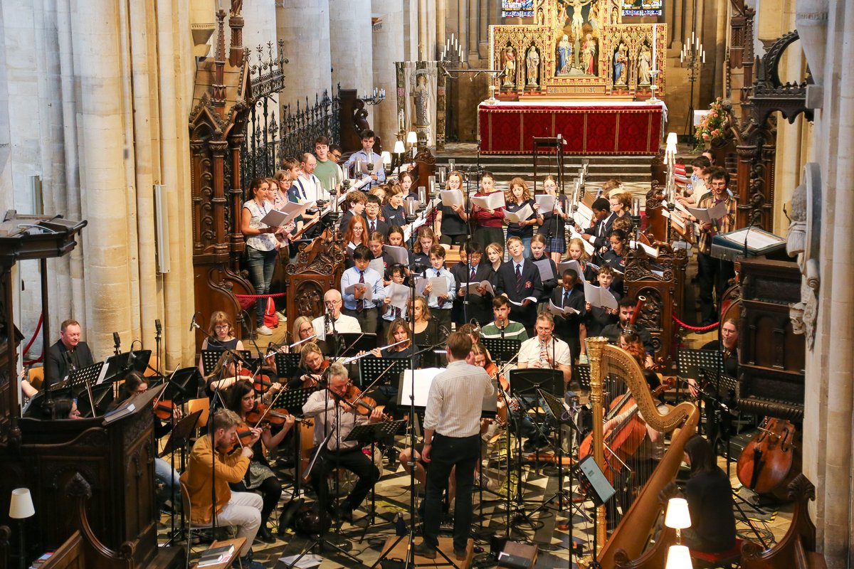 ChChCathedralOx's tweet image. This Sunday @Frideswides make their national radio debut! They join the Cathedral Choir and an orchestra of House and @UniOfOxford alumni for a special edition of @BBCRadio4's 'Sunday worship' from Christ Church at 8.10am. Listen in at bbc.co.uk/programmes/m00….
We can't wait!