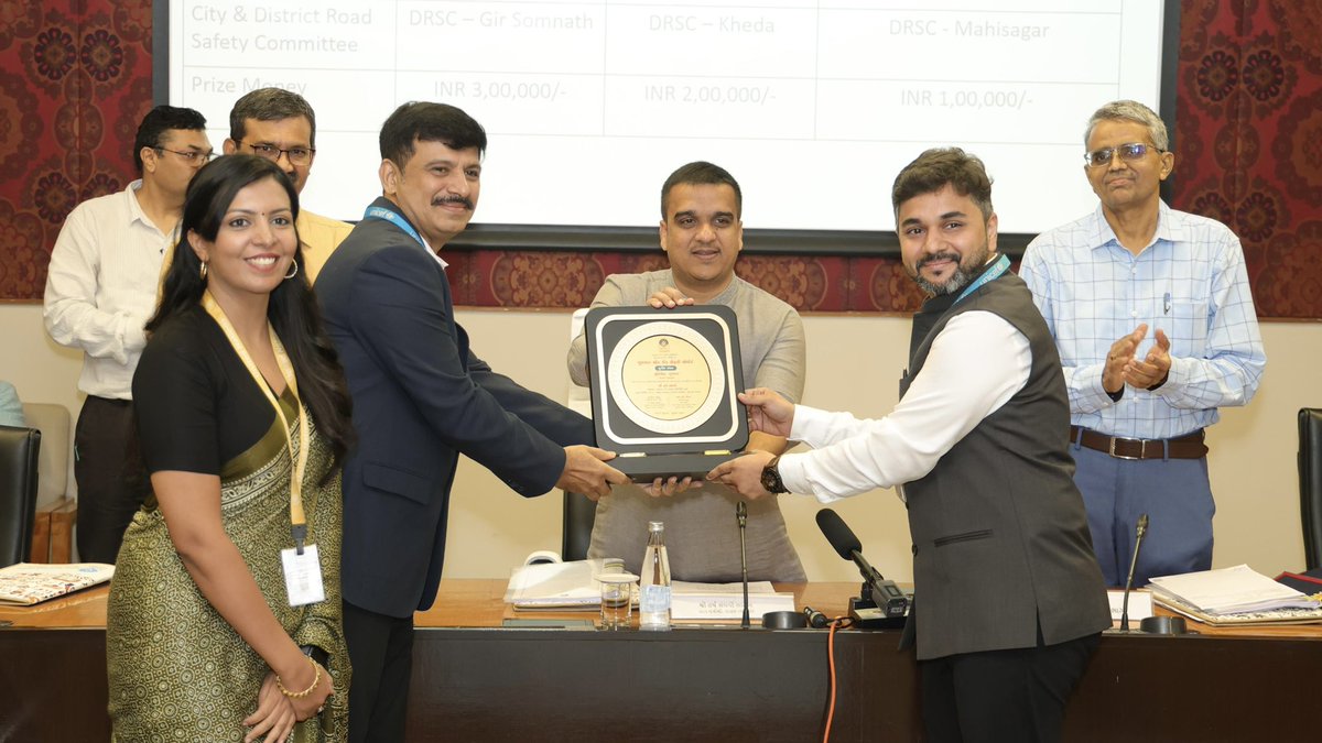 UNICEFIndia's tweet photo. A proud moment as UNICEF India has been honoured with the Gujarat Road Safety Award by @sanghaviharsh Hon’ble Minister of State - Home, Industries, Transport, Youth & Sports for advancing child and adolescent road safety with @InfoGujarat and partners.

UNICEF, in collaboration with government and partners, has advanced road safety initiatives through multi-stakeholder partnerships focused on school-based awareness, capacity building of trauma care teams for pre-hospital and hospital response, and orientation of media, youth collectives, and community partners to promote safer road behaviors.

Additionally, a child-friendly infotainment booklet on road safety was launched by UNICEF India and @GRSAofficial.