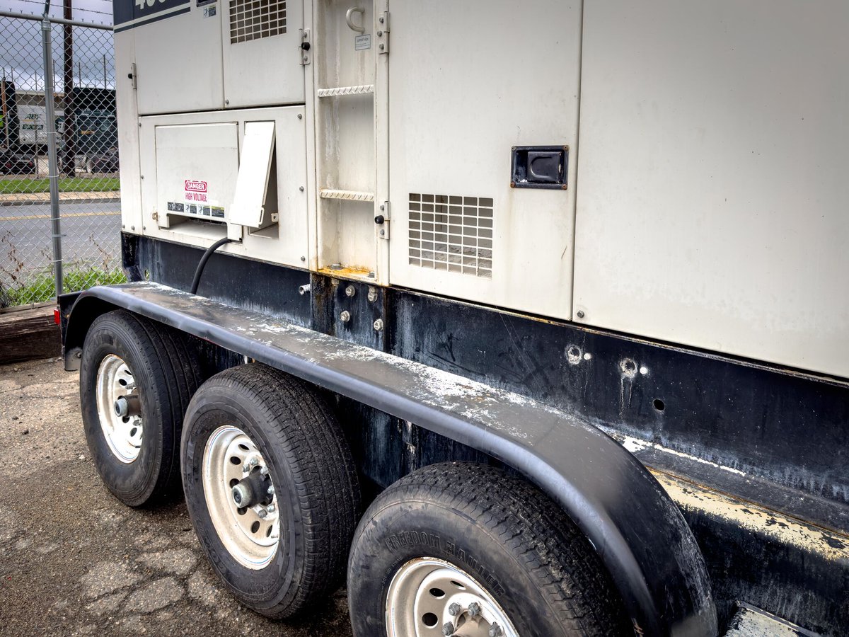 rentpowercom's tweet photo. This 320kW MultiQuip showed up with dried concrete on it last week. After some concrete remover and elbow grease, it’s looking way better now!
🌐 https://t.co/8zwQgrx67P
📞  (610) 658-3242
#GeneratorCleanup #MultiQuip #Generator #UsedGenerators #MQPower #SolutionsByWoodstock https://t.co/kwjEORhN04