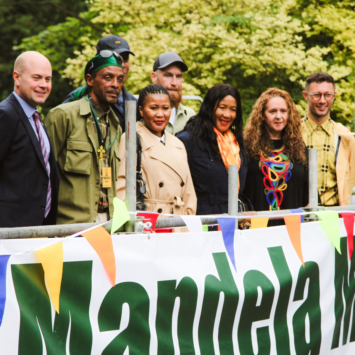 TNLUK's tweet image. 🎓 Young people in Toxteth are gaining skills and confidence through @Mandela800 powerful engagement programme, from oral history training to heritage volunteering.
Thanks to £95K of National Lottery funding, this project is shaping futures and sharing important stories ❤️
📸…