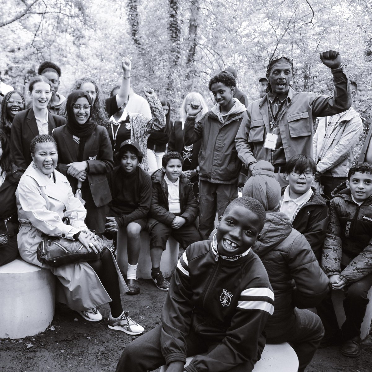 TNLUK's tweet image. 🎓 Young people in Toxteth are gaining skills and confidence through @Mandela800 powerful engagement programme, from oral history training to heritage volunteering.
Thanks to £95K of National Lottery funding, this project is shaping futures and sharing important stories ❤️
📸…
