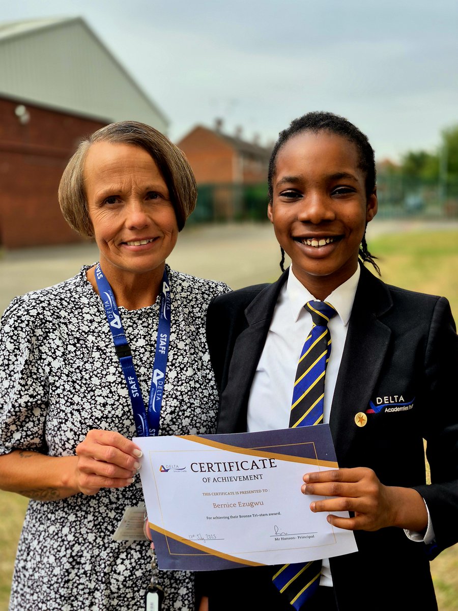 A proud Mrs Cook presented Bernice E with a certificate for achieving her Bronze Tri-star this term. An incredible achievement!