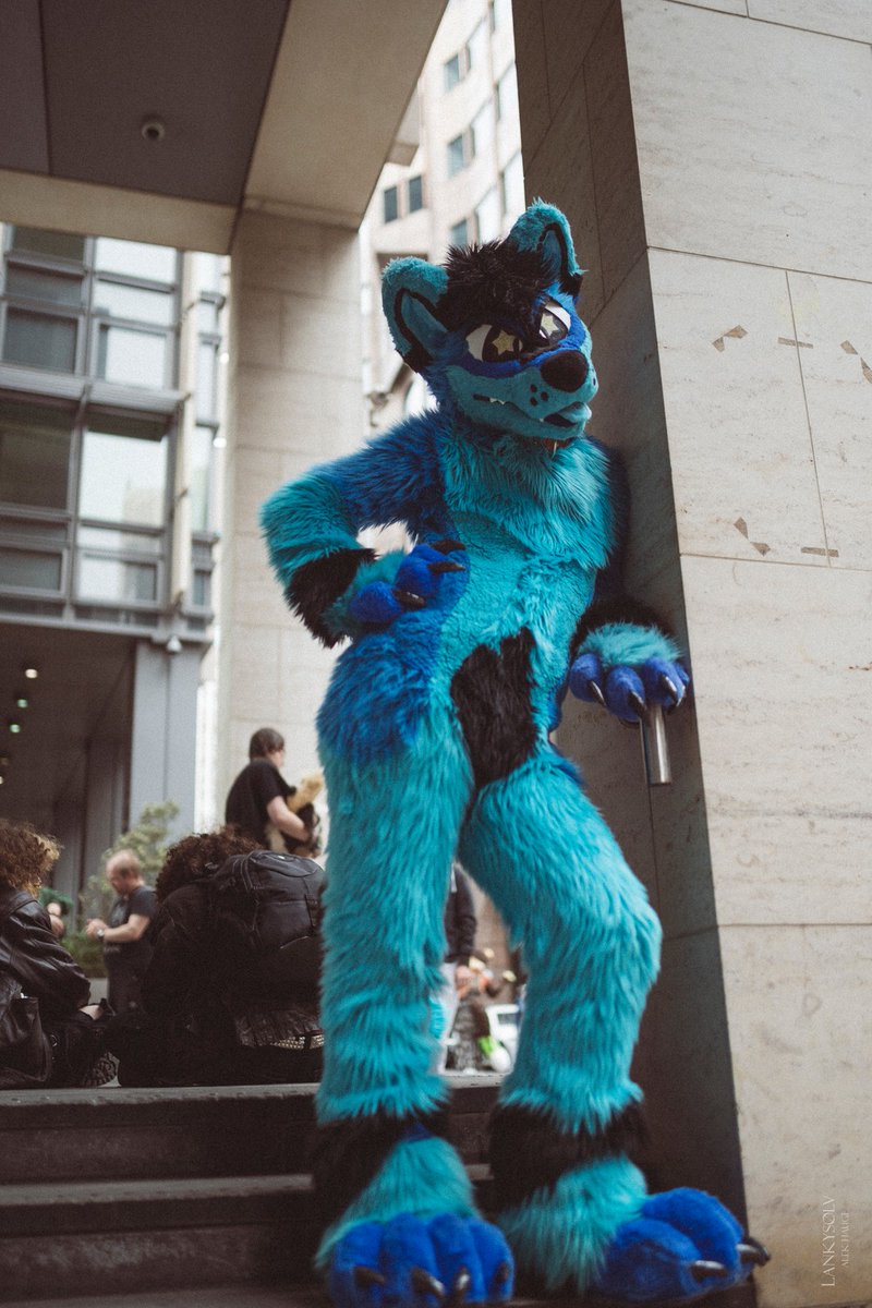 LFM this weekeeeend!! Who's goin'? 👀

Only doing the boat party and a lil pop in on Saturday, no suit either :(

📸: <a href="/AlekTheHaugster/">Ashley ➡️ on Bsky</a>