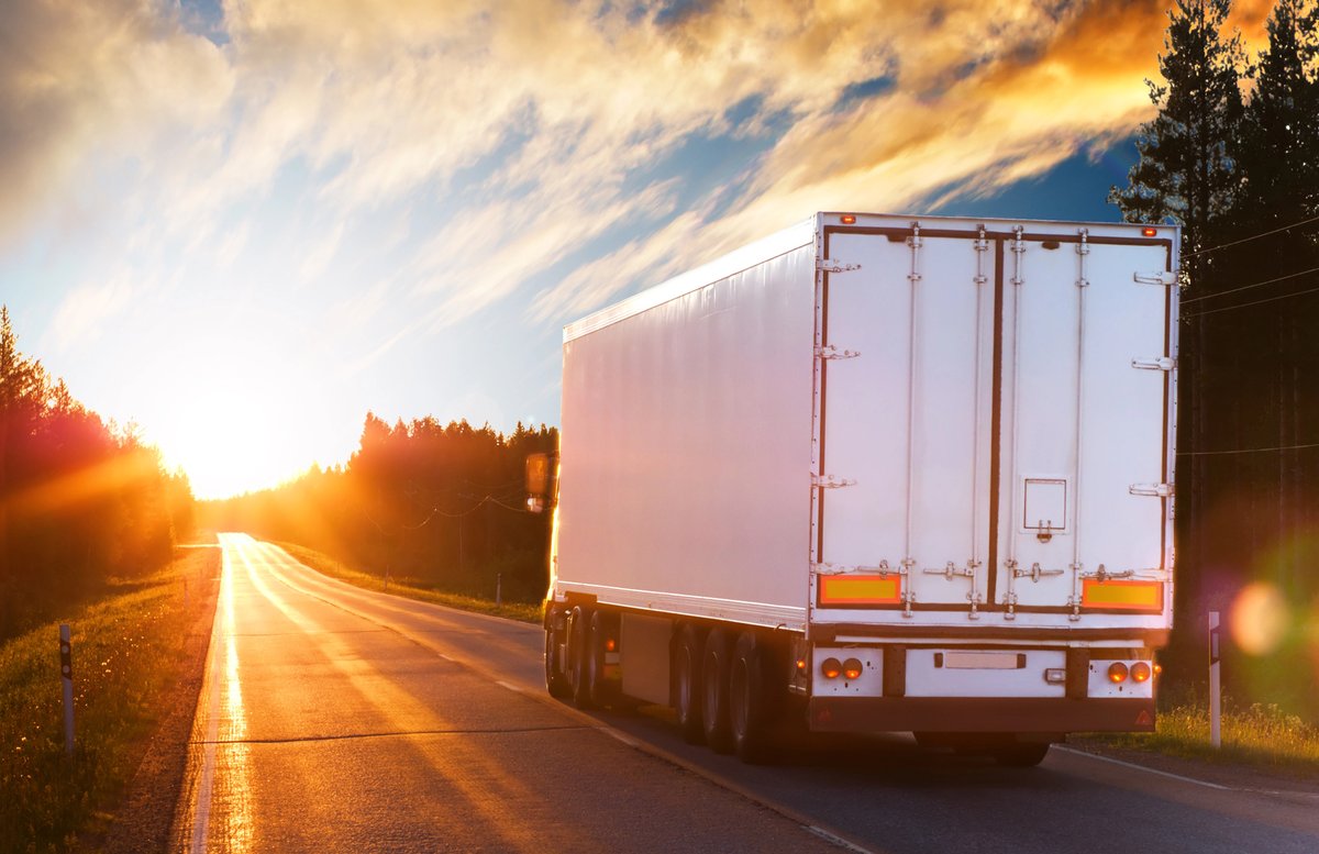 us1logistics's tweet photo. Hey truckers! 🚛 Operation Safe Driver Week is happening July 13–19 🎯

Last year, over 1,200 tickets were handed out for speeding alone. Let’s stay sharp, smart, and citation-free!

#SafeDriverWeek #Truckers #StayAlert #US1Network https://t.co/EAk0ekwndL