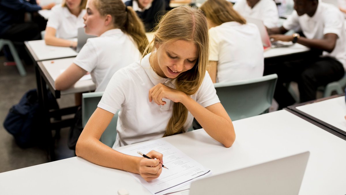 AFTNJ's tweet image. From Edutopia:
Giving Students Time and Confidence to Build Their Metacognition Skills
A high school teacher subtly encourages students to develop an appreciation for the “in-between” steps on the path of learning.
edutopia.org/article/boosti…