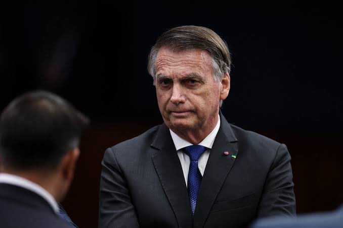 você pode enganar todo mundo por quase todo tempo. quase todo mundo por todo tempo. mas você não pode enganar todo mundo por todo tempo, essa nunca falhou jair bolsonaro, e não vai falhar dessa vez.