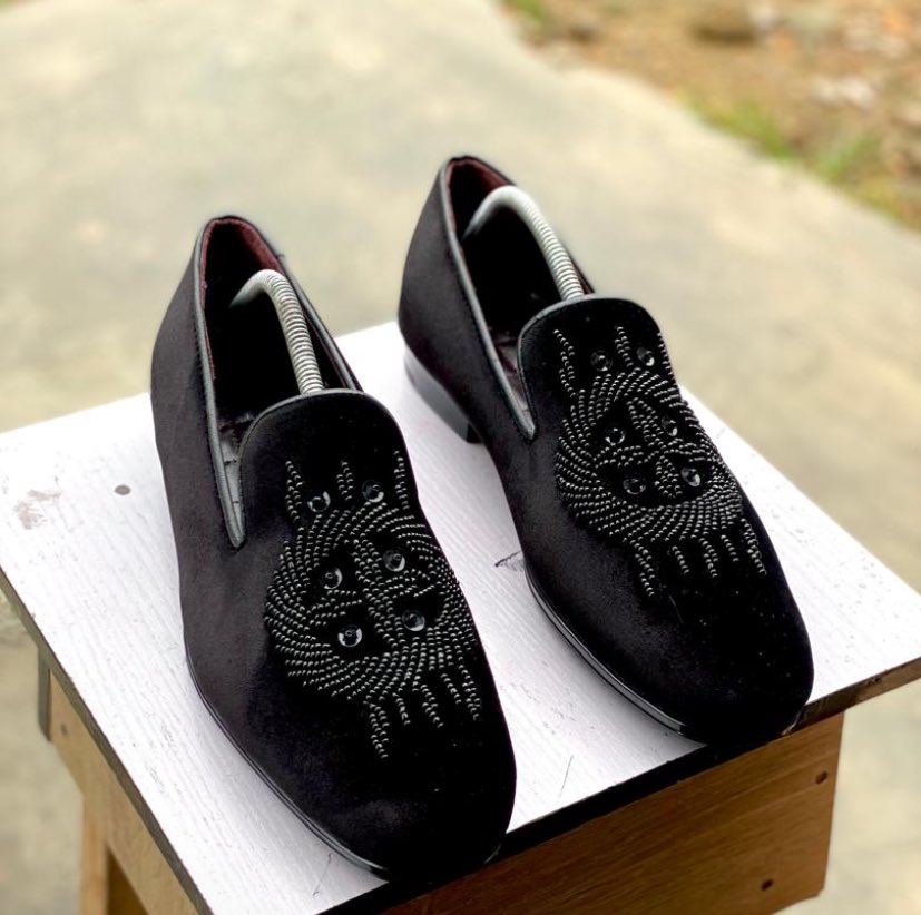 What’s your shoe size  ? 
Let me be your Shoe maker / designer 👞 

#Whalesfit