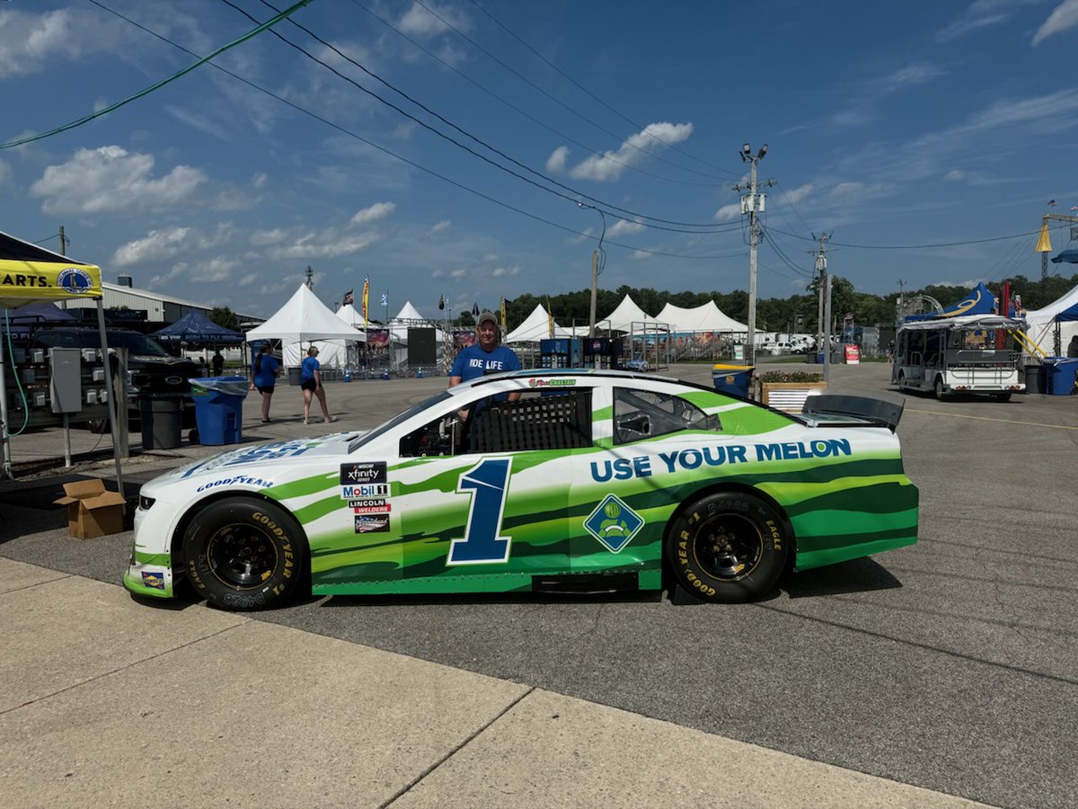 We’re excited to welcome <a href="/NASCAR/">NASCAR</a> Cup Series driver Ross Chastain and Trackhouse Racing to the @DelawareStateFair! As an 8th-generation Florida farmer, Ross is passionate about advocating for agriculture. Thanks for meeting with our members and supporting Farm Bureau