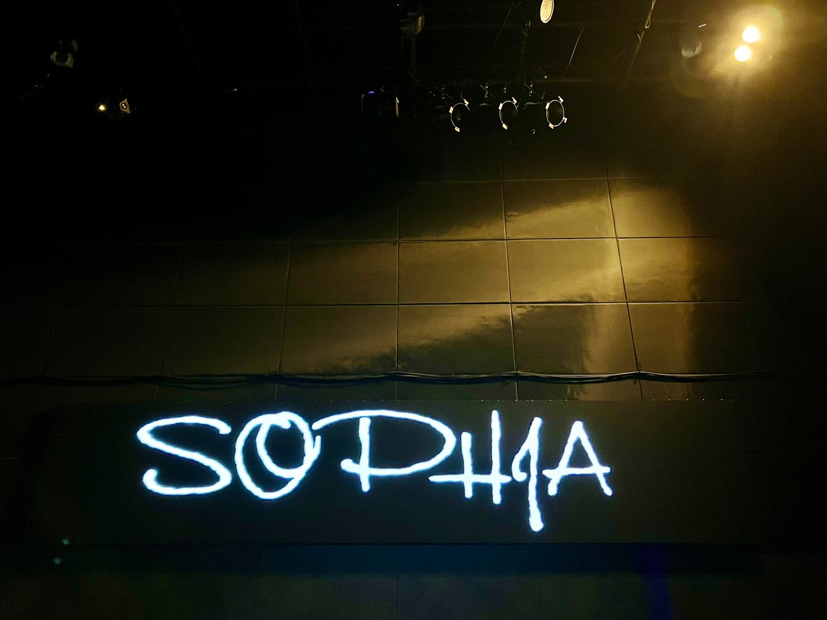 贅沢カラオケ(都さん談)楽しかった～♫
めっちゃ歌ったから喉の痛みが悪化🔥
1番歌えたのが『material of flower』
やっぱ良い曲✨️
他は基本1番の歌詞リピートw
開演前後にSOPHIA流れてて『last song』
フォロワーさんが「充くんの声久しぶりに聴いた」的なこと言うてて確かに🤣
 #ふたりぼっち