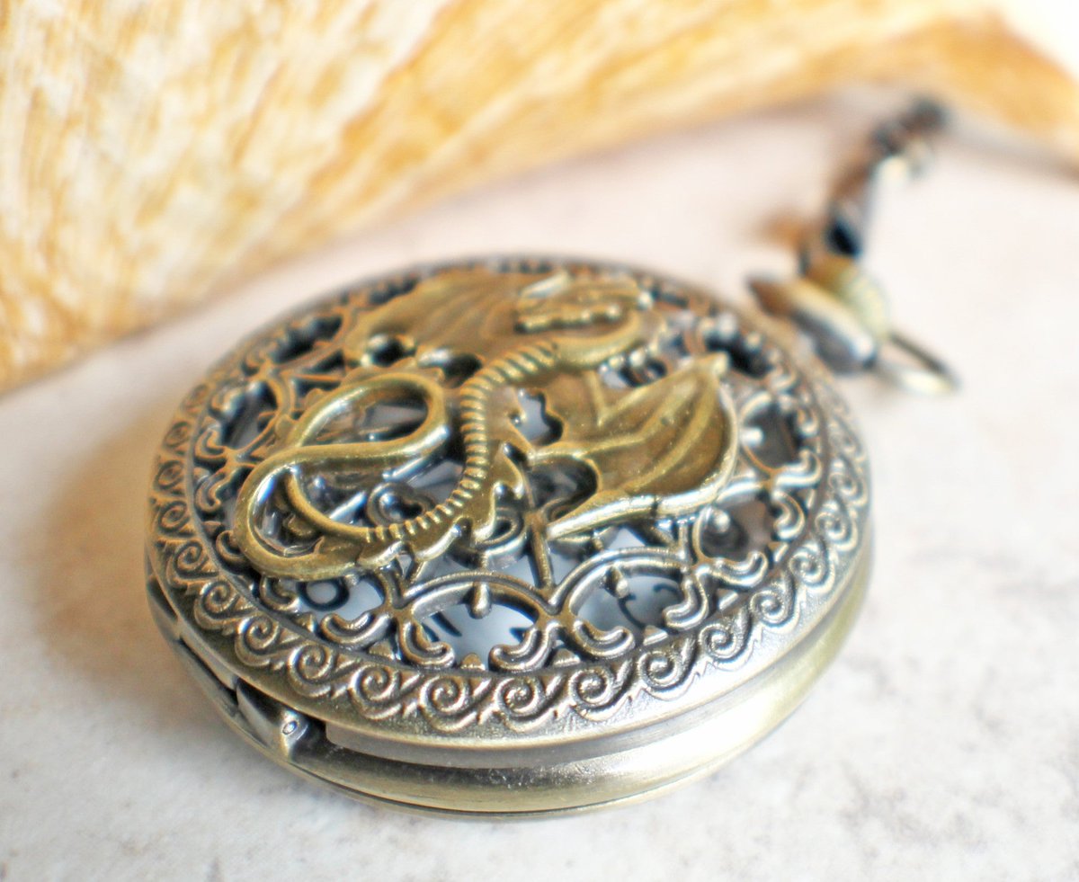 charsfavorite's tweet image. Elevate your style with our Dragon Pocket Watch—elegant, unique, and battery-operated for lasting precision. Grab yours now for just $55. Timeless beauty awaits! #WatchesOfTwitter #UniqueGifts

 Shop Now charsfavoritethings.com/products/2drag…